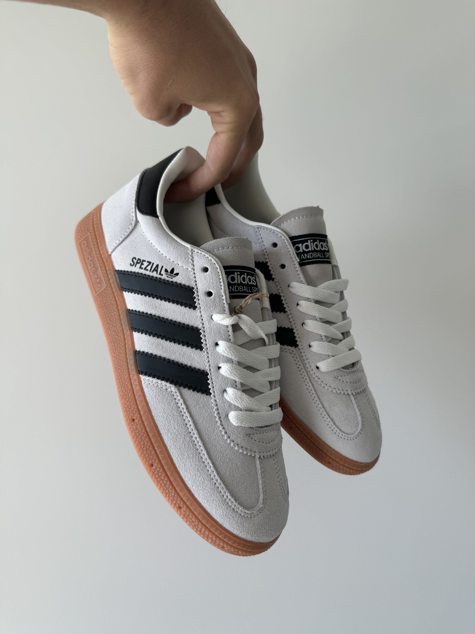 f9192230-f9a2-4322-974e-86fbc28459b7 Кеди Spezial Handball Grey замшеві стильні та комфортні - Зображення 1